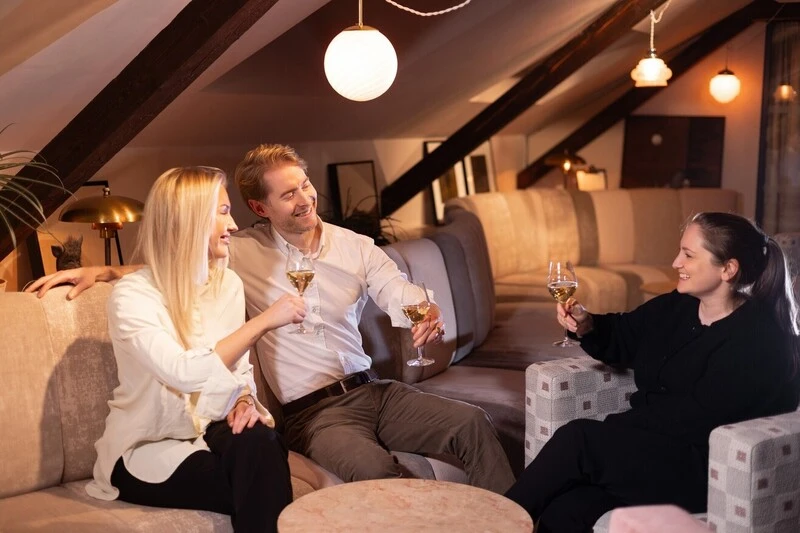 Members hosting guests at House21 Oslo private club